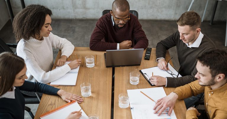 Compliance linguístico: o novo pilar da governança corporativa global