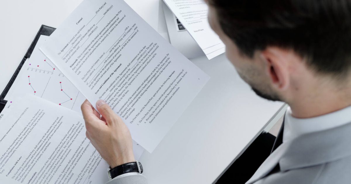 A importância da tradução de documentos oficiais com precisão e confiabilidade