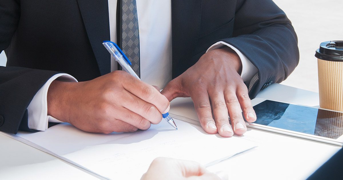 Como escolher uma tradução certificada Fidelity Translations pode salvar sua reputação jurídica?