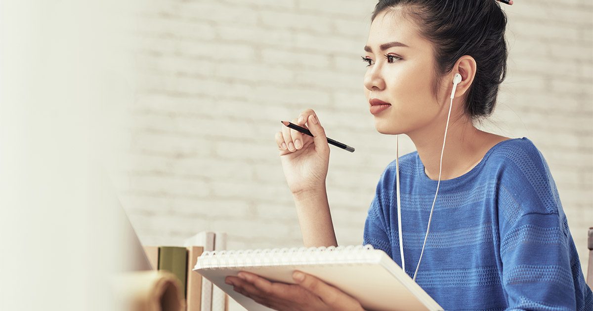 Evite erros ao contratar um tradutor coreano! Leia nosso guia completo e saiba como escolher o profissional certo para o seu projeto.